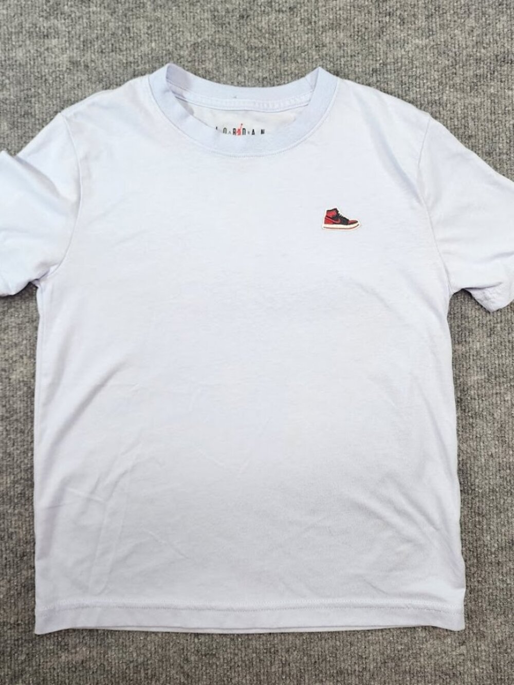 Jordan Youth S 8/10 Baby Blue Air Jordan Sneaker Logo Tee